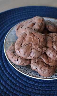 Biscuits soufflés au chocolat avec 3 ingrédients