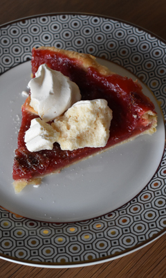 Tarte aux fraises et à la rhubarbe