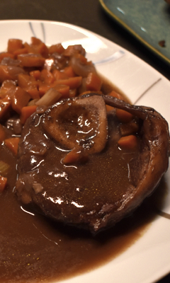 Osso buco de porc au vin rouge