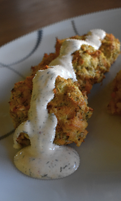 Galettes de saumon à l'aneth, sauce au citron