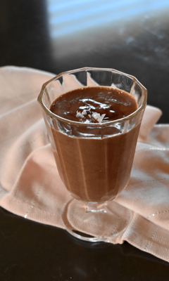 Mousse au chocolat noir à la fleur de sel